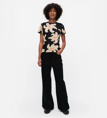 Heleys Villinarsissi Tシャツ