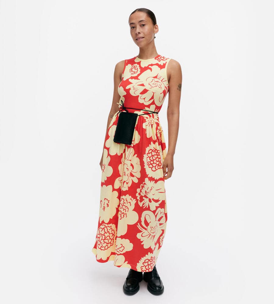 ライトベージュ×レッド