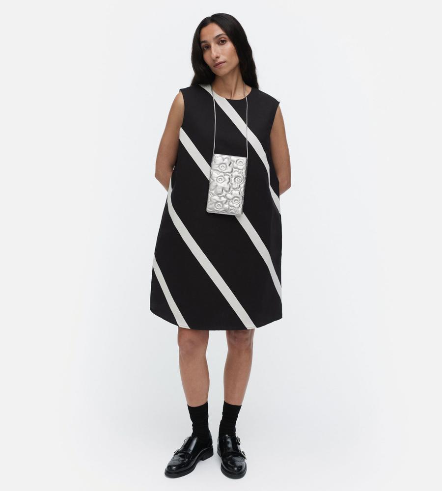 ブラック×オフホワイト