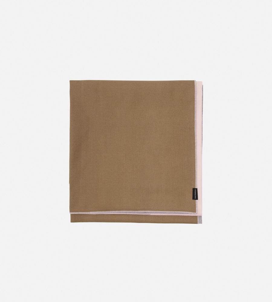 ピンク×チャコール×サンド