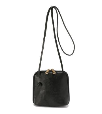 クロスボディバッグ