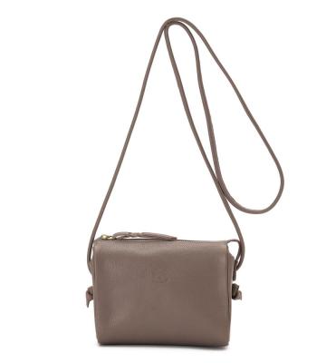 クロスボディバッグ