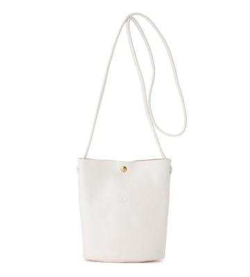 クロスボディバッグ