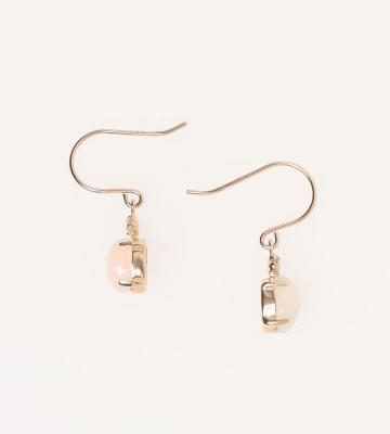 オパールピアス