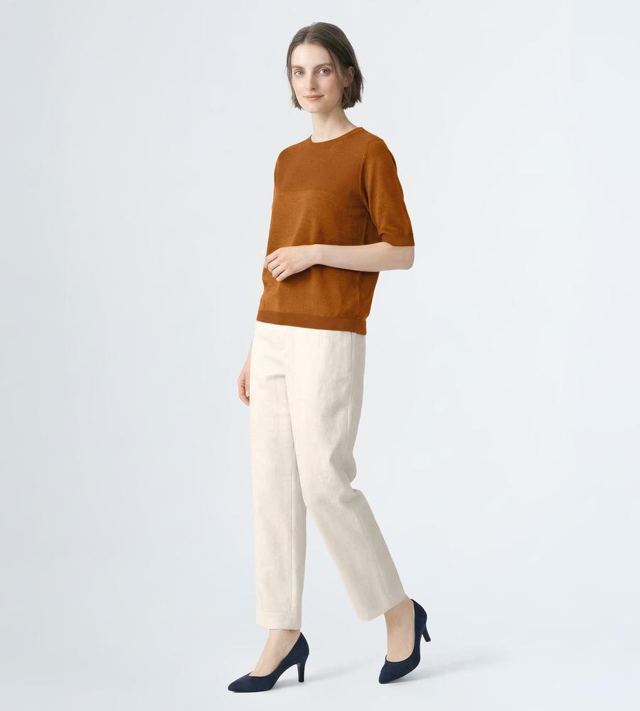 ダークブラウン