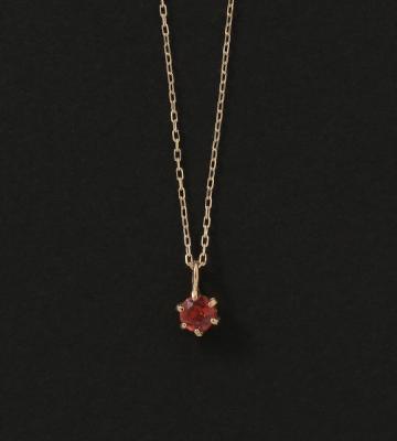 ガーネットペンダント