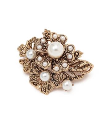 パールブローチ