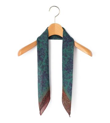 Ｓｍａｌｌ　Ｇｌｏｒｉａ　Ｓｃａｒｆ