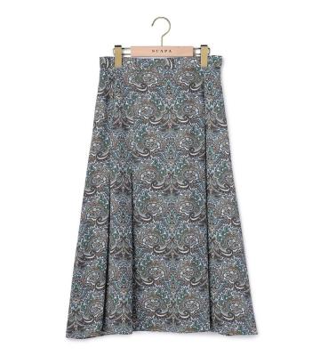 大人が穿きやすい、ミディアム丈のセミフレアスカートが新規入荷いたしました。